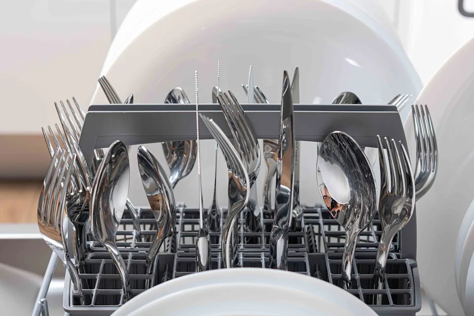 Can Silver Plated Silverware Go in the Dishwasher