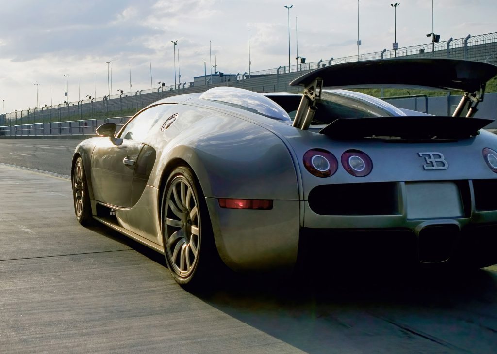 How Bugatti Veyrons Aerodynamics Contribute To Stability