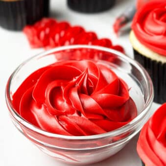 How Do You Make Red Icing
