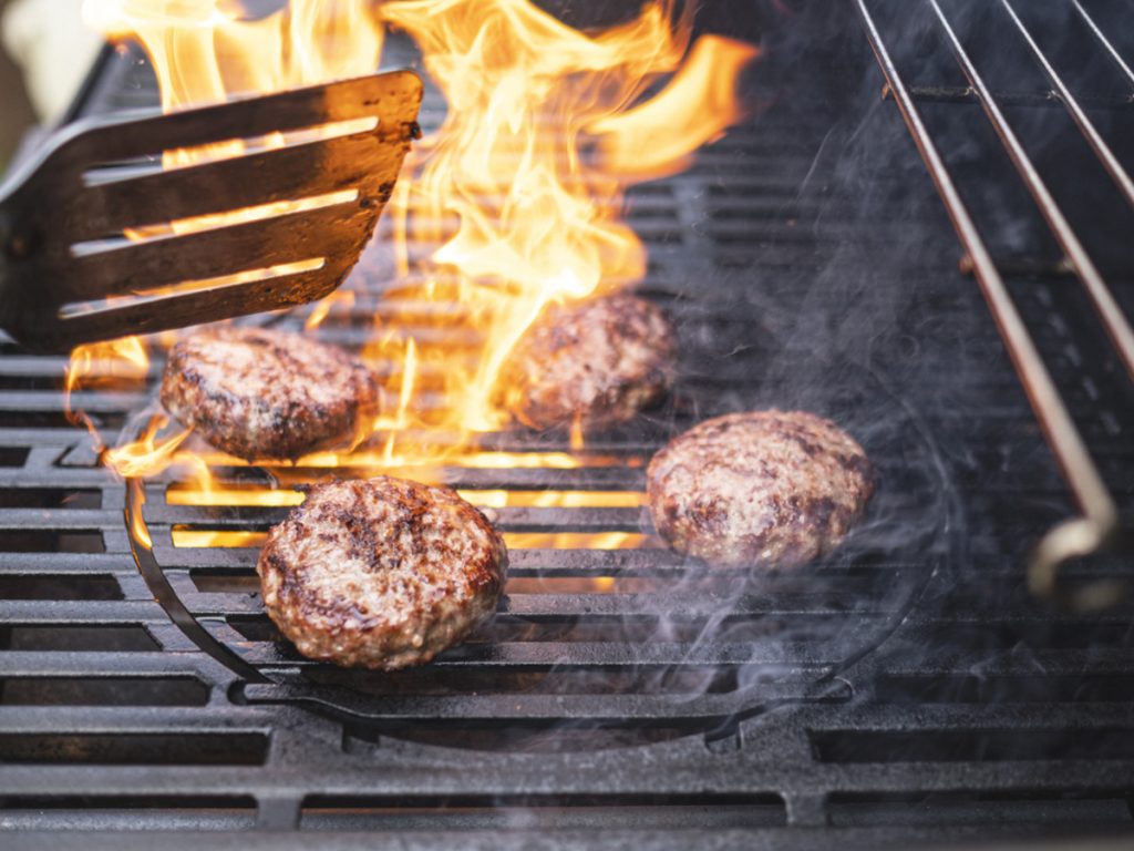 How Long to Grill Hamburgers on Charcoal Grill