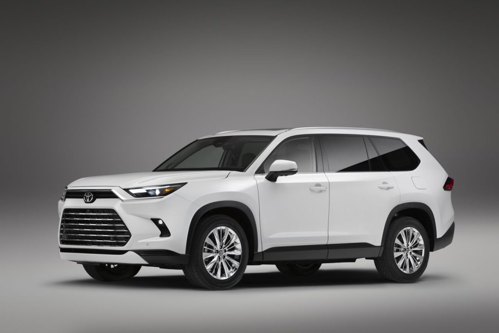 How Many Gallons Does A Toyota Highlander Hold