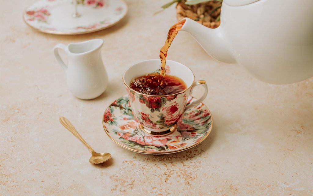 How Much Caffeine Does a Cup of Tea Contain