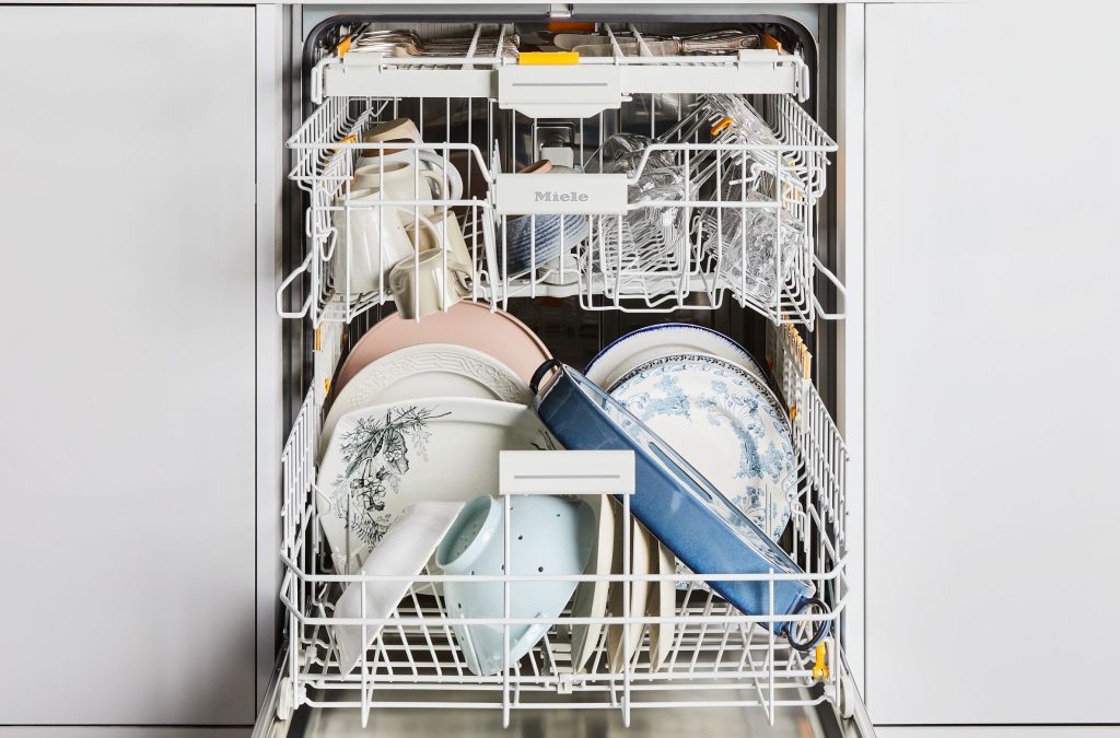 How Much Water Does a Dishwasher Use Per Cycle