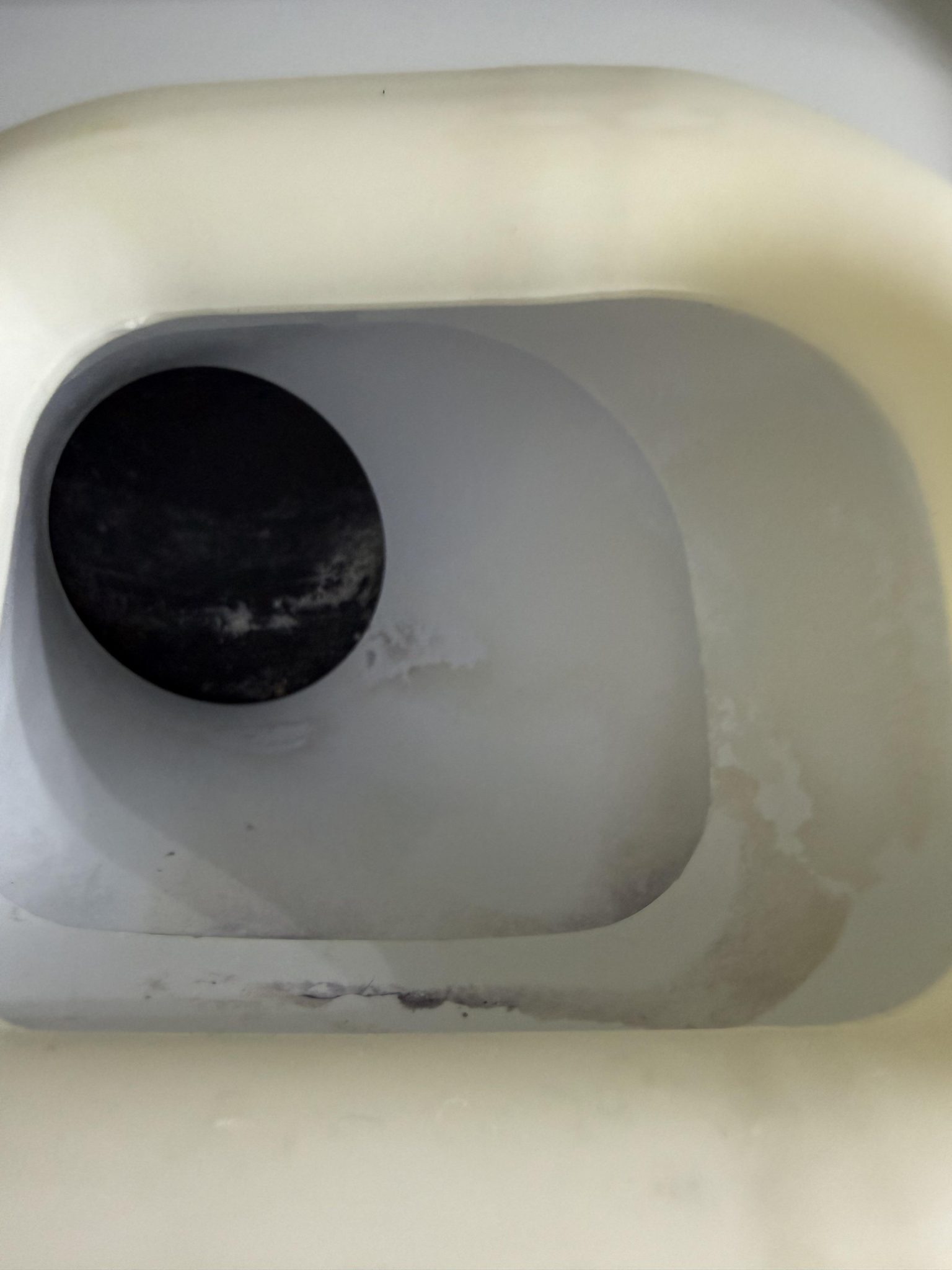 How to Clean Ice Maker Chute: Easy Steps for Sparkling Results – buzzlyo