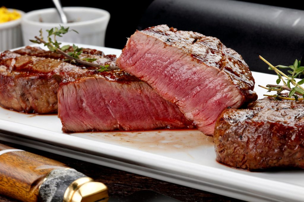 How to Cook Filet Mignon on Charcoal Grill
