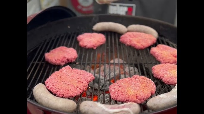 How to Cook Hamburgers on a Charcoal Grill