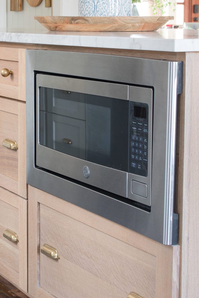 How to Fit a Built in Microwave Oven
