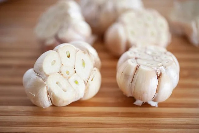 How to Get Garlic Smell Out of Dishwasher