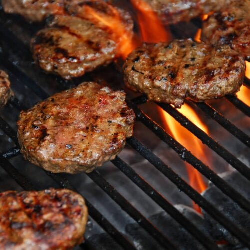 How to Grill Hamburgers on a Charcoal Grill