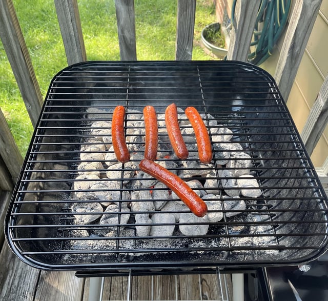 How to Grill Hot Dogs on Charcoal Grill