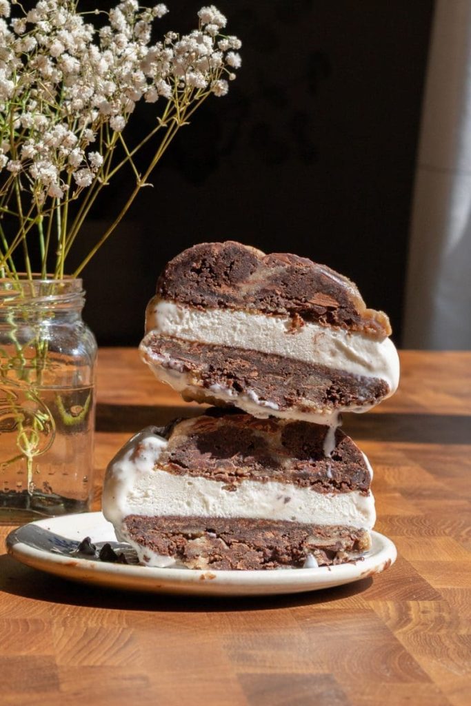 How to Make a Cookie Ice Cream Sandwich