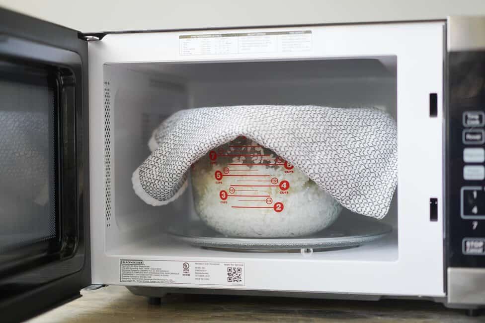 How to Make Rice in Microwave Oven