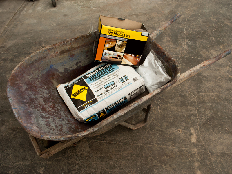 How to Mix Concrete in a Wheelbarrow