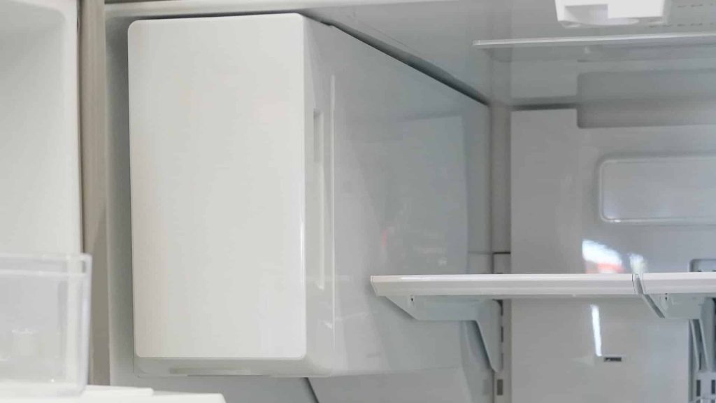 How to Thaw a Frozen Ice Maker