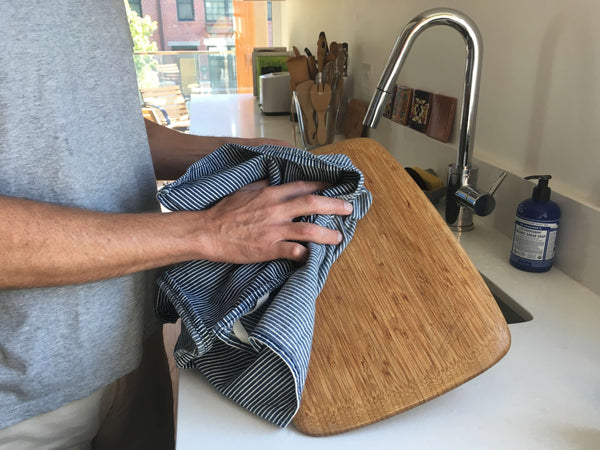 How to Wash Bamboo Cutting Board