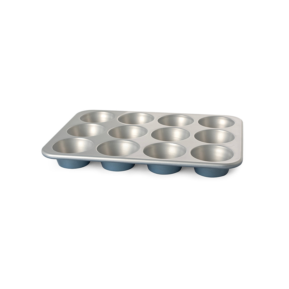 Is a Muffin Pan the Same As a Cupcake Pan