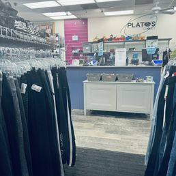 Is Plato'S Closet Open on Labor Day