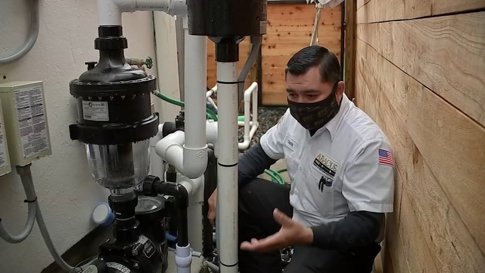 Should I Leave My Pool Pump Running During a Freeze