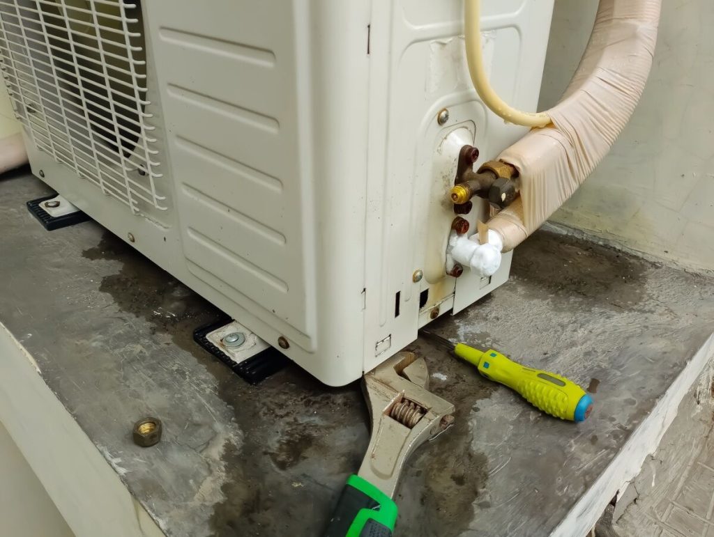 What Would Cause a Air Conditioner to Freeze Up
