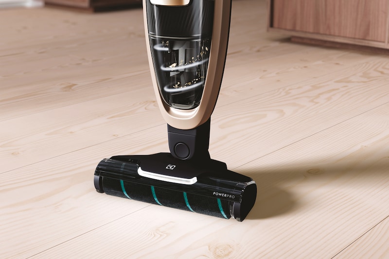 What'S the Difference between a Vacuum Cleaner And a Blonde