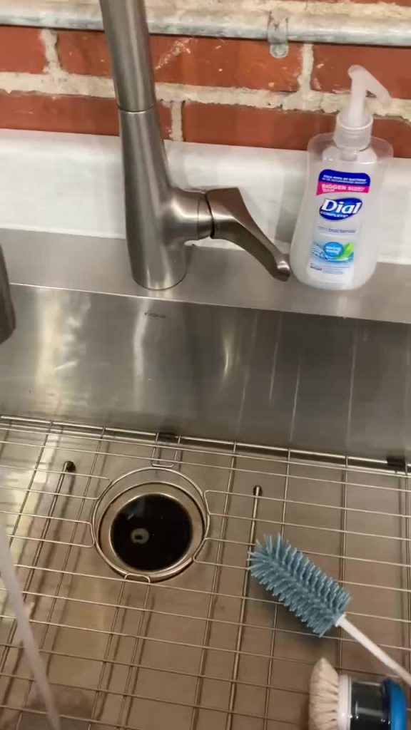 When Dishwasher Runs Sink Fills With Water