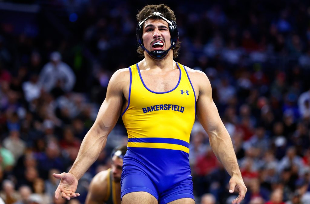 Who Does Aj Ferrari Wrestle For