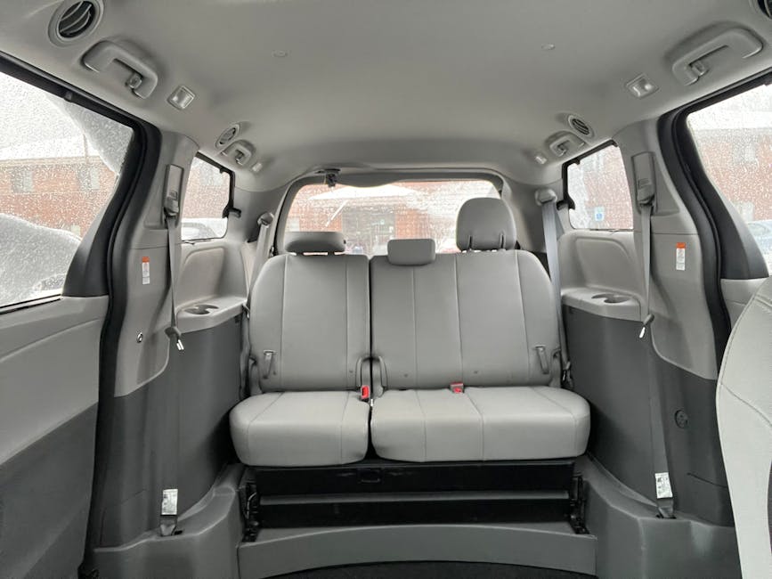 Middle Seat For Toyota Siennanull